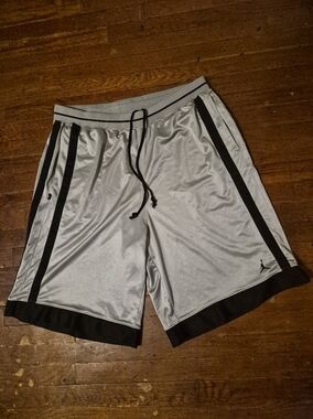 Jordan Men’s Silver Athletic Shorts with Black Trim Mens Sz 3XL